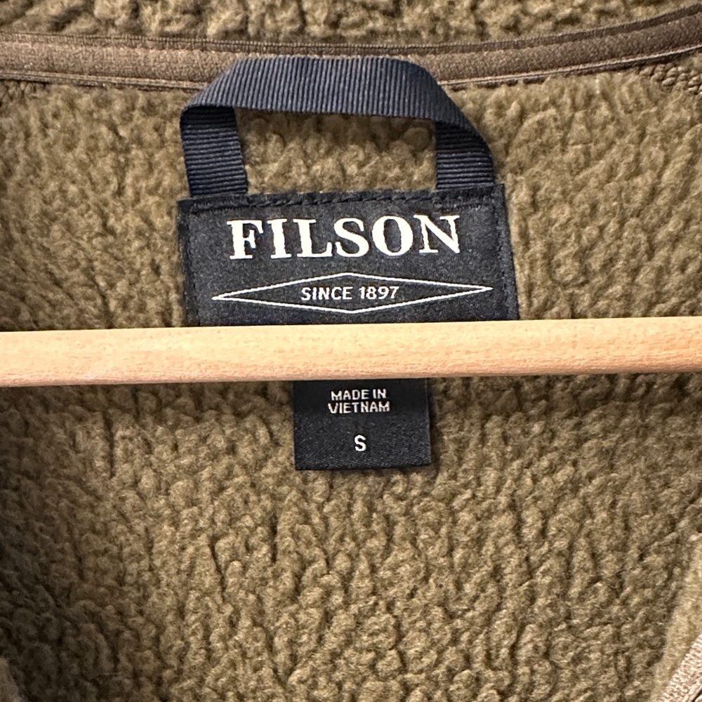 Filson Men's Sherpa Fleece Jacket in Olive - Picture 3 of 3